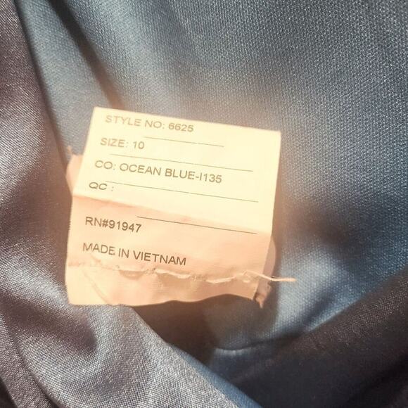 Gigi's Closette Glenview Teal Formal Boutique Evening Statement Gown - Size 10 - Picture 9 of 11